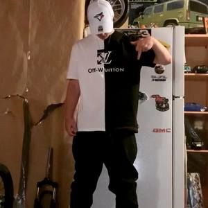 Meet your Posher, Logan